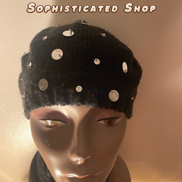 ⭐️Macy’s Hat & Scarf Set⭐️ - Picture 2 of 2